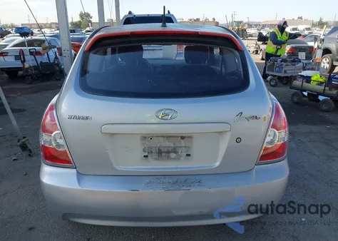 2007 Hyundai Accent Gs z USA, uszkodzony, nr VIN KMHCM36C27U006305